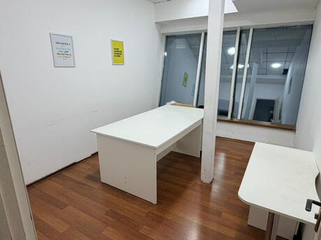 1 otaqlı ofis - 28 May m. - 24 m²