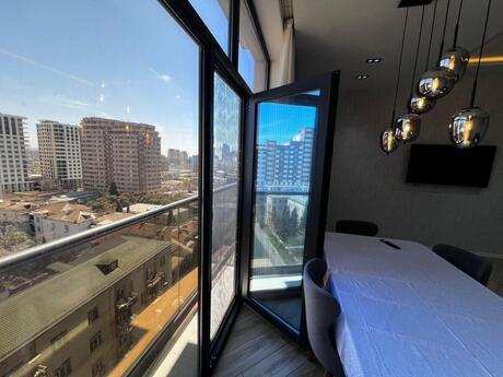 3 otaqlı yeni tikili - 28 May m. - 130 m²