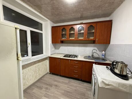 1-комн. вторичка - м. Элмляр Академиясы - 38 м²