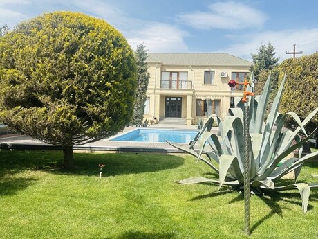 6 otaqlı həyət evi/bağ evi - Buzovna q. - 300 m²