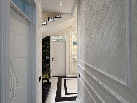 5 otaqlı həyət evi/bağ evi - Qaraçuxur q. - 190 m²