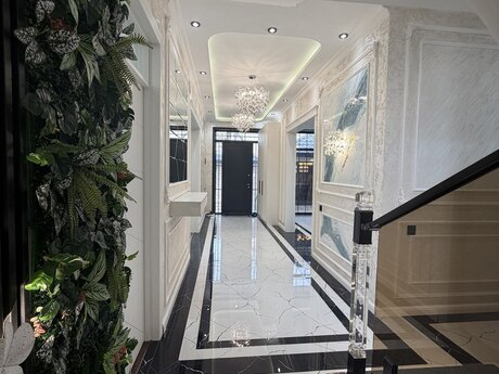 5 otaqlı həyət evi/bağ evi - Qaraçuxur q. - 190 m²