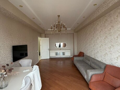 3 otaqlı yeni tikili - İnşaatçılar m. - 120 m²
