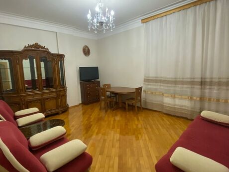 2-комн. новостройка - м. 8 ноября - 70 м²