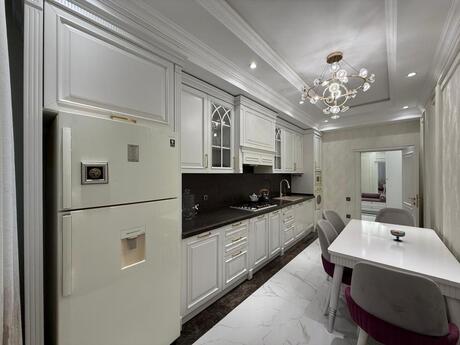 3-комн. новостройка - м. Мемар Аджеми - 145 м²