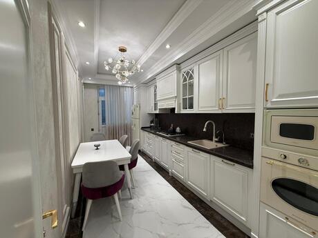 3 otaqlı yeni tikili - Memar Əcəmi m. - 145 m²