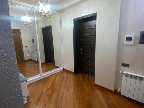 2-комн. новостройка - пос. 8-й мкр - 80.5 м²