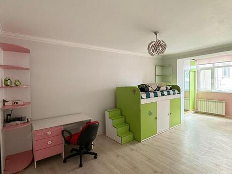 3 otaqlı köhnə tikili - 28 May m. - 65 m²