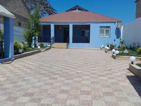 5 otaqlı həyət evi/bağ evi - Albalılıq q. - 140 m²