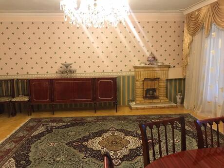 3 otaqlı köhnə tikili - Azadlıq Prospekti m. - 160 m²