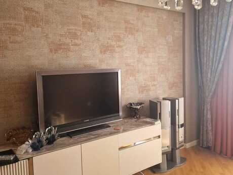 3 otaqlı yeni tikili - Elmlər Akademiyası m. - 130 m²