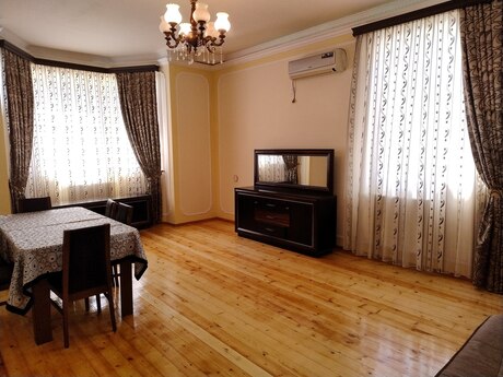 5 otaqlı həyət evi/bağ evi - Hökməli q. - 220 m²