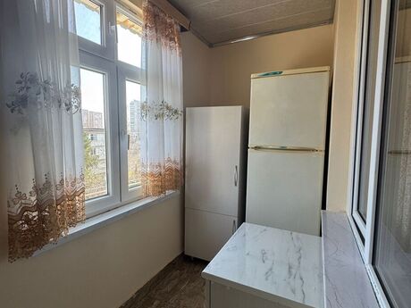2 otaqlı köhnə tikili - Memar Əcəmi m. - 45 m²