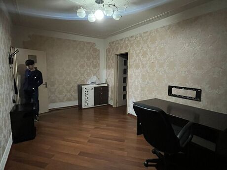 2 otaqlı köhnə tikili - Qara Qarayev m. - 55 m²