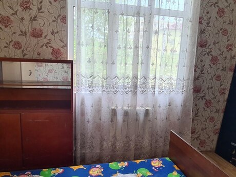 3 otaqlı köhnə tikili - 8-ci mikrorayon q. - 80 m²