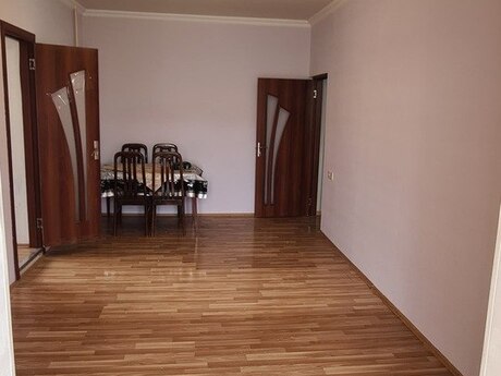 3 otaqlı köhnə tikili - 8-ci mikrorayon q. - 80 m²