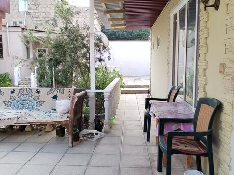 5 otaqlı həyət evi/bağ evi - Şüvəlan q. - 95 m²