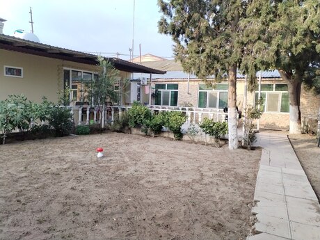 5 otaqlı həyət evi/bağ evi - Şüvəlan q. - 95 m²