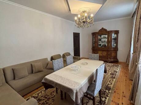 8 otaqlı həyət evi/bağ evi - Həzi Aslanov q. - 250 m²