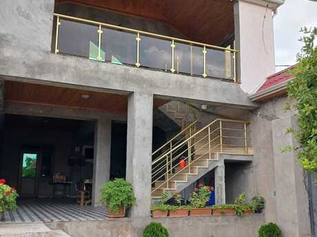 7 otaqlı həyət evi/bağ evi - Buzovna q. - 245 m²