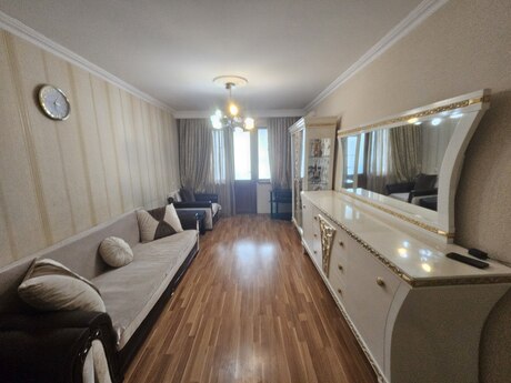 3 otaqlı köhnə tikili - Xalqlar Dostluğu m. - 55 m²
