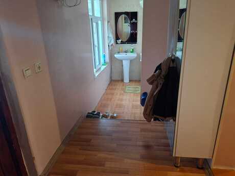 9 otaqlı həyət evi/bağ evi - Mərdəkan q. - 200 m²