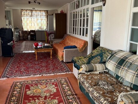 6 otaqlı həyət evi/bağ evi - Şamaxı - 80 m²