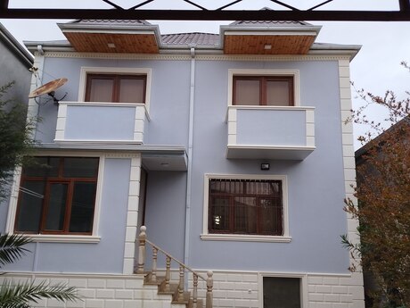 4 otaqlı həyət evi/bağ evi - Buzovna q. - 200 m²