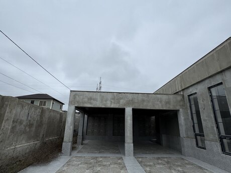 3 otaqlı həyət evi/bağ evi - Şüvəlan q. - 180 m²
