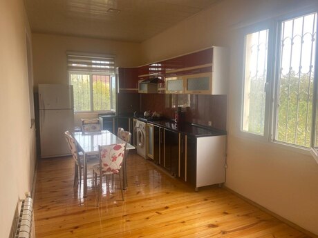 7 otaqlı həyət evi/bağ evi - Sumqayıt - 235 m²