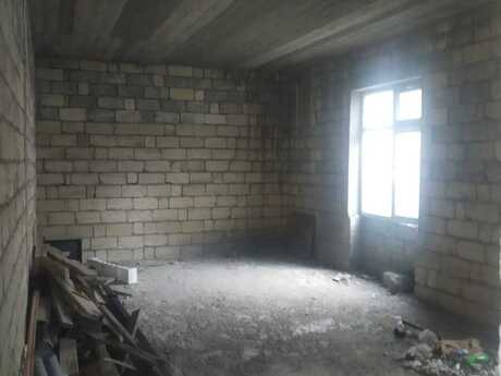 6 otaqlı həyət evi/bağ evi - Bakıxanov q. - 233.8 m²