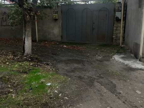 6 otaqlı həyət evi/bağ evi - Bakıxanov q. - 233.8 m²