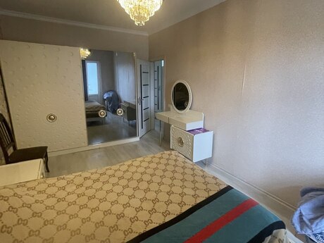 3 otaqlı köhnə tikili - Bakıxanov q. - 83 m²