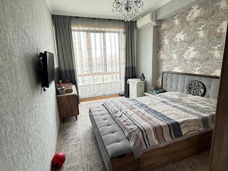 4 otaqlı yeni tikili - İnşaatçılar m. - 167 m²