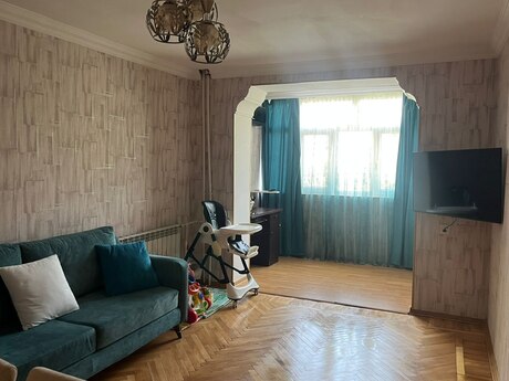 2 otaqlı köhnə tikili - Qara Qarayev m. - 45 m²