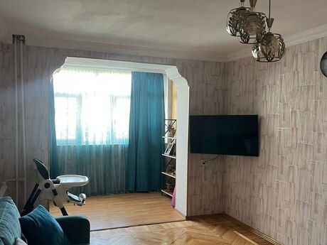 2 otaqlı köhnə tikili - Qara Qarayev m. - 45 m²
