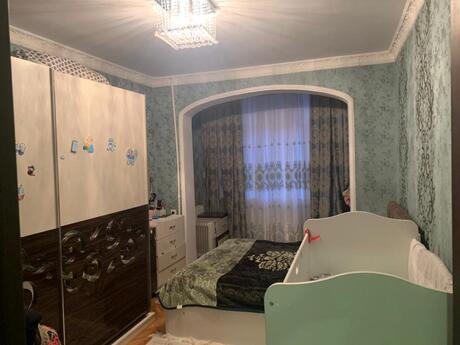 3 otaqlı köhnə tikili - 8-ci mikrorayon q. - 80 m²