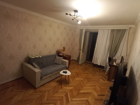 3 otaqlı köhnə tikili - Elmlər Akademiyası m. - 75 m²