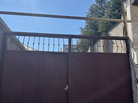 9 otaqlı həyət evi/bağ evi - Yeni Suraxanı q. - 250 m²
