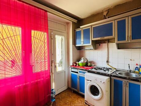 1 otaqlı köhnə tikili - Bakıxanov q. - 40 m²