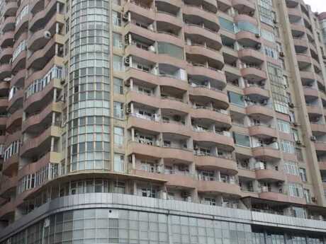 Гараж - м. Элмляр Академиясы - 25 м²