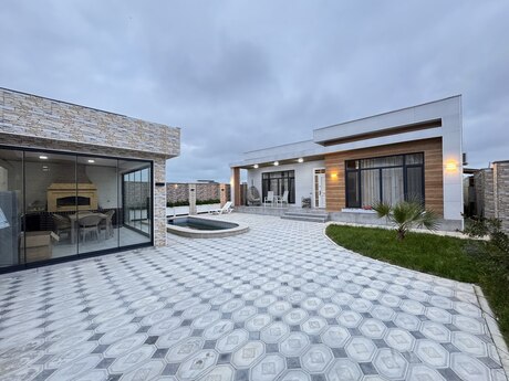 4 otaqlı həyət evi/bağ evi - Mərdəkan q. - 180 m²