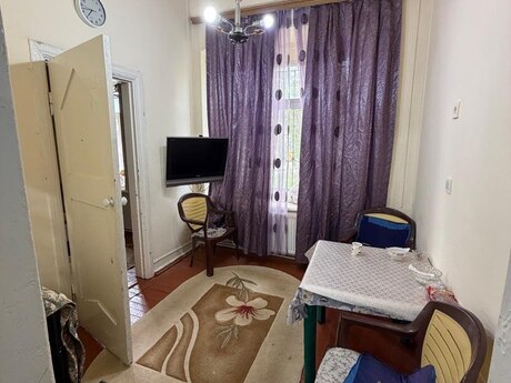 2 otaqlı köhnə tikili - Əhmədli q. - 30 m²