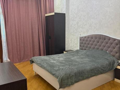 4-комн. новостройка - м. 28 мая - 200 м²