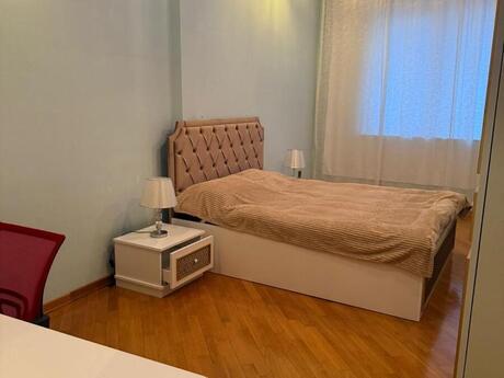 4-комн. новостройка - м. 28 мая - 200 м²