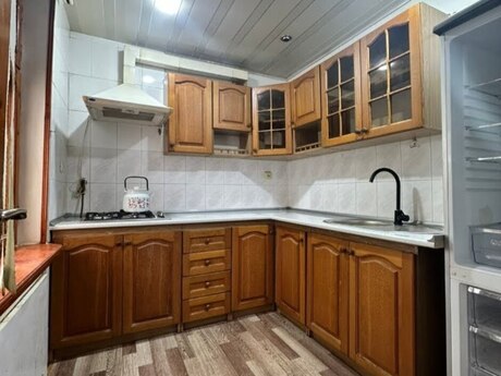 3 otaqlı köhnə tikili - Neftçilər m. - 65 m²