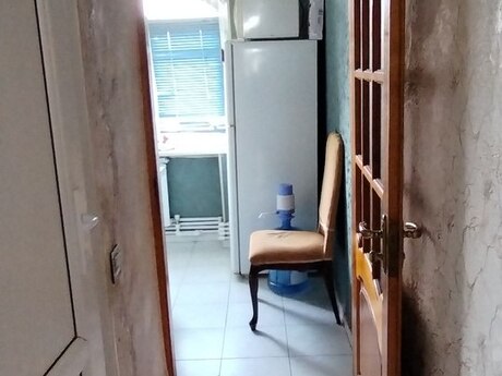 3 otaqlı köhnə tikili - Elmlər Akademiyası m. - 60 m²