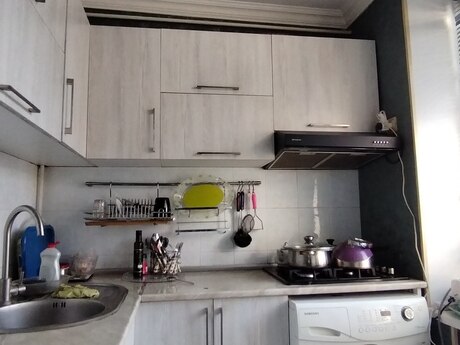3 otaqlı köhnə tikili - Elmlər Akademiyası m. - 60 m²