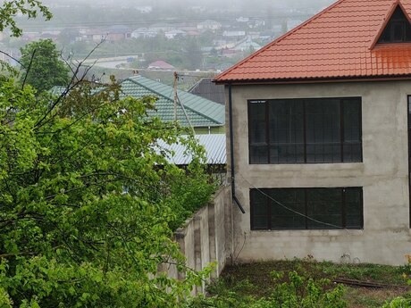 7 otaqlı həyət evi/bağ evi - Quba - 260 m²