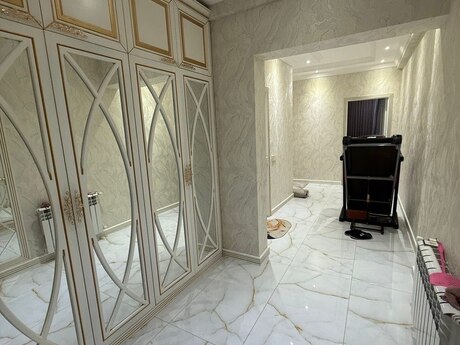 4 otaqlı yeni tikili - İnşaatçılar m. - 130 m²